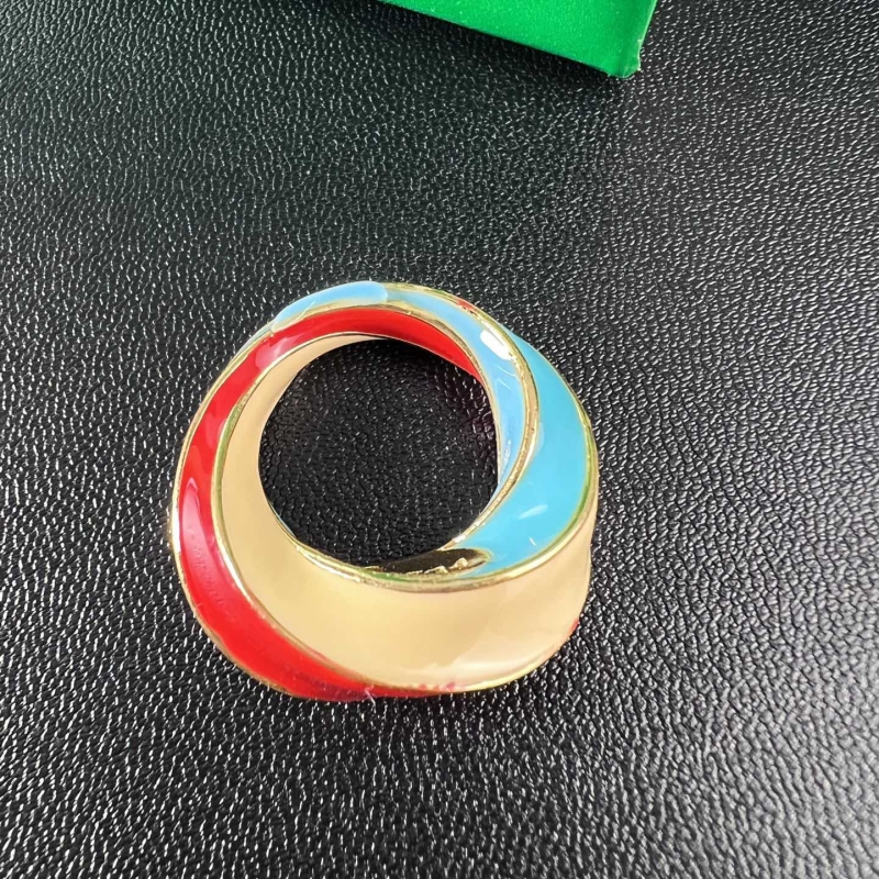 Bo*te*ga venenta rings